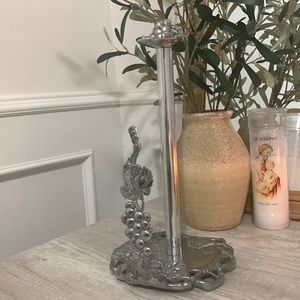 Arther Court Paper Towel Holder